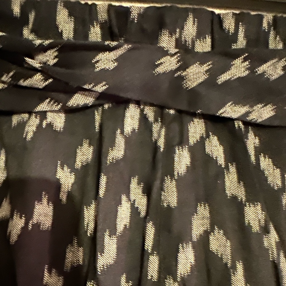 Billabong Capris - Picture 5 of 6